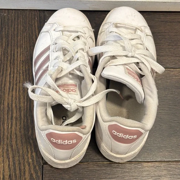 Addidas shoes - Picture 2 of 3